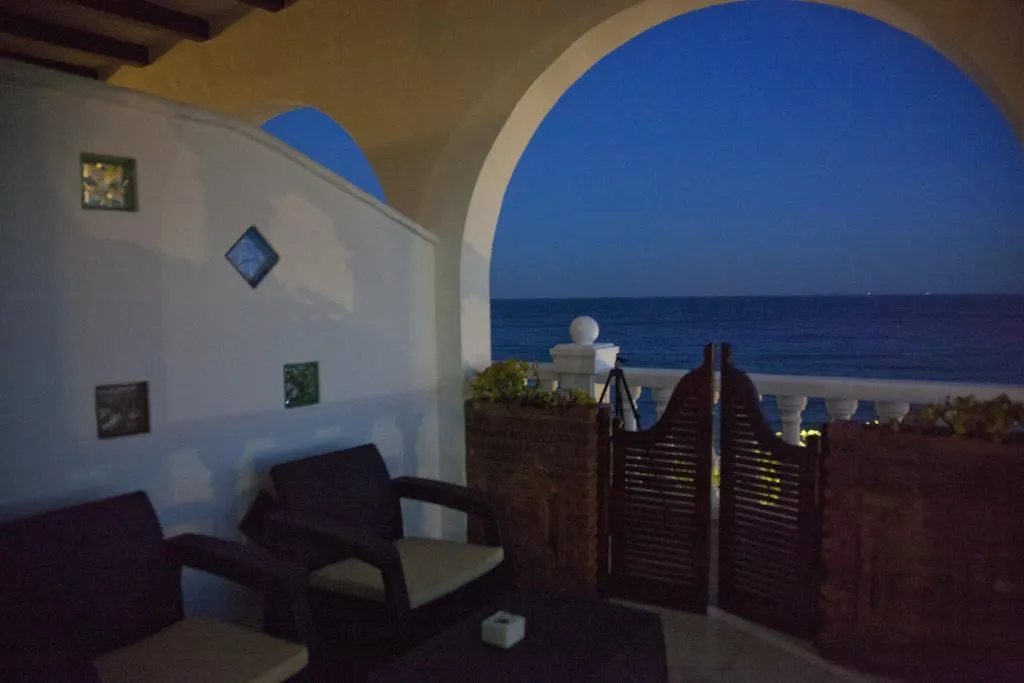 Guest house Hostal Mar De Frente Los Canos De Meca