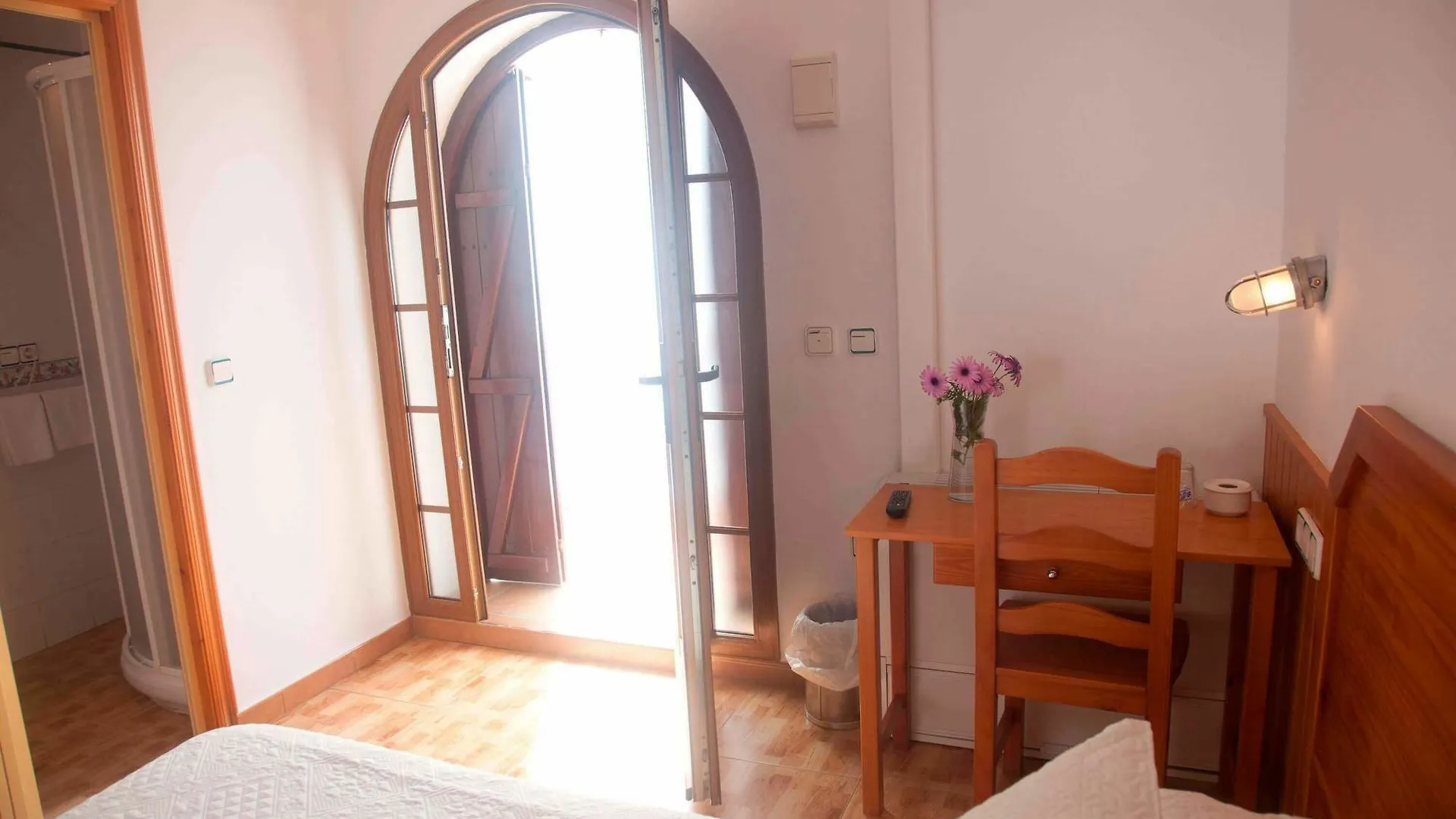 Hostal Mar De Frente Los Canos De Meca Guest house