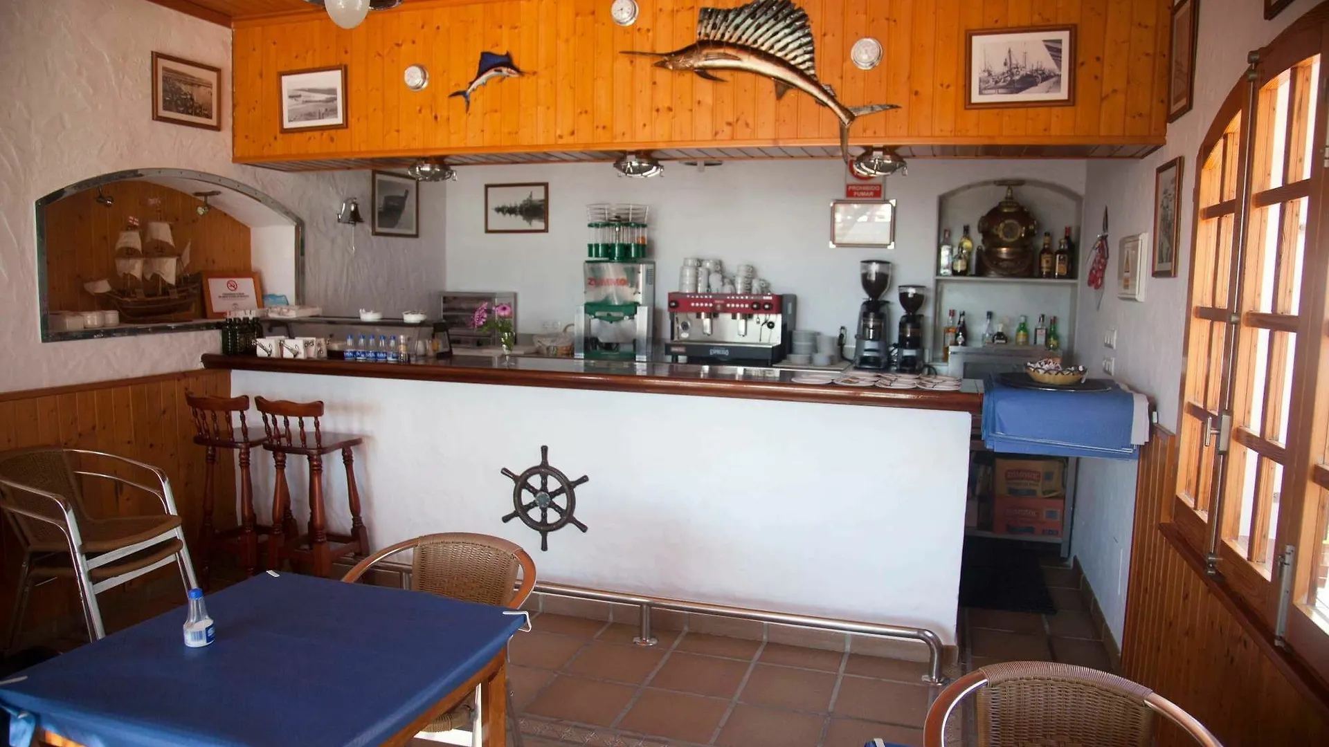 Hostal Mar De Frente Los Canos De Meca 2*,